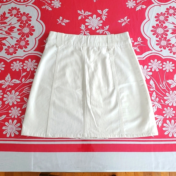 3/$25 White denim "70's" retro mini skirt (sz sm) - Picture 3 of 7
